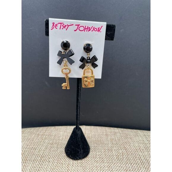 New Betsey Johnson Iconic Heart Lock Key Earrings Crystal Black Bow Pierced Post - Picture 7 of 7